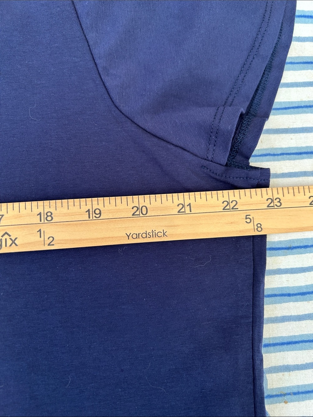 DRIFTWOOD Navy Short Sleeve Tee with Red, Blue & White Floral Embroidery New - Picture 6 of 8